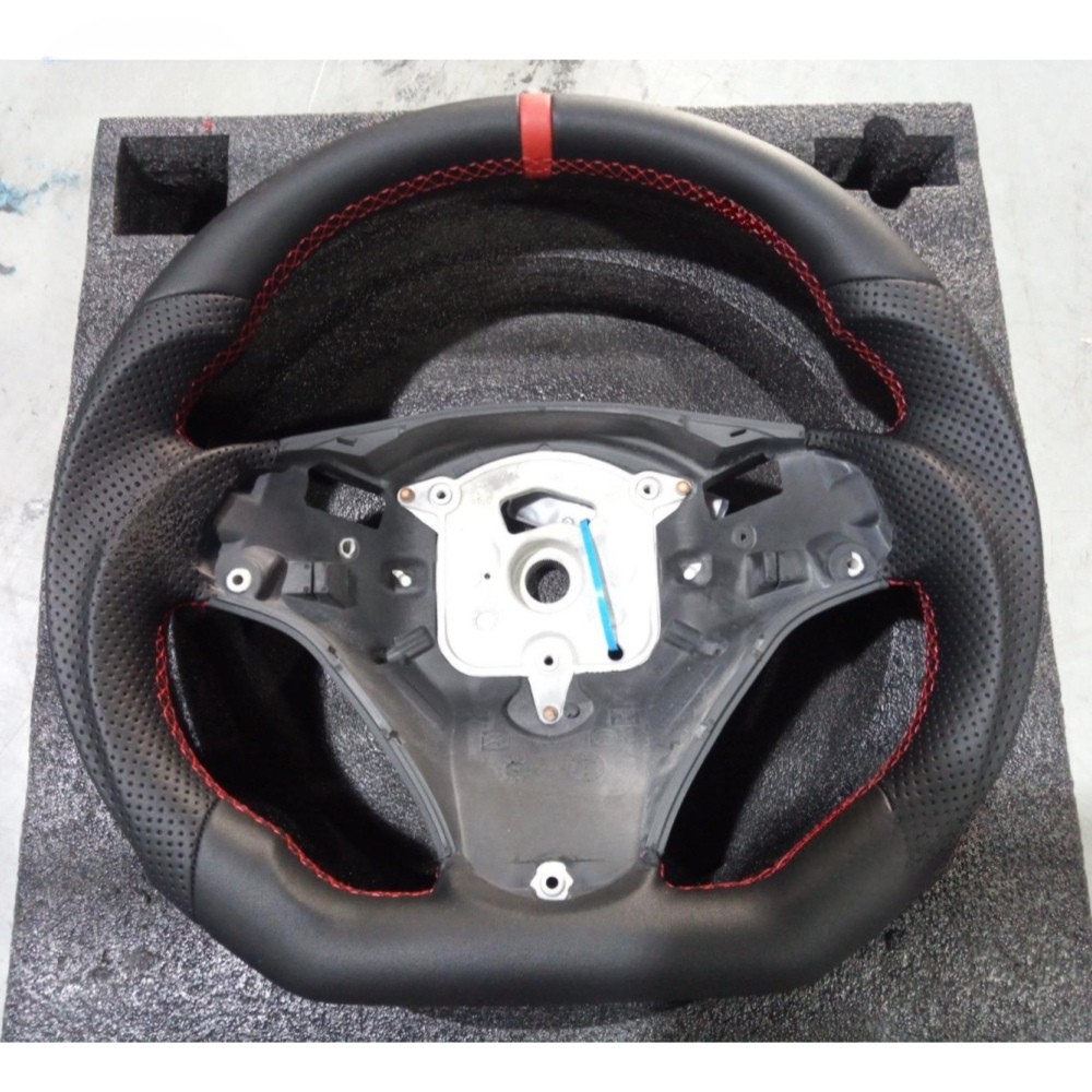 Vekto full leather steering wheel for BMW E90 E92 E93 M3 328i 335i with detailed leather grip and sporty design