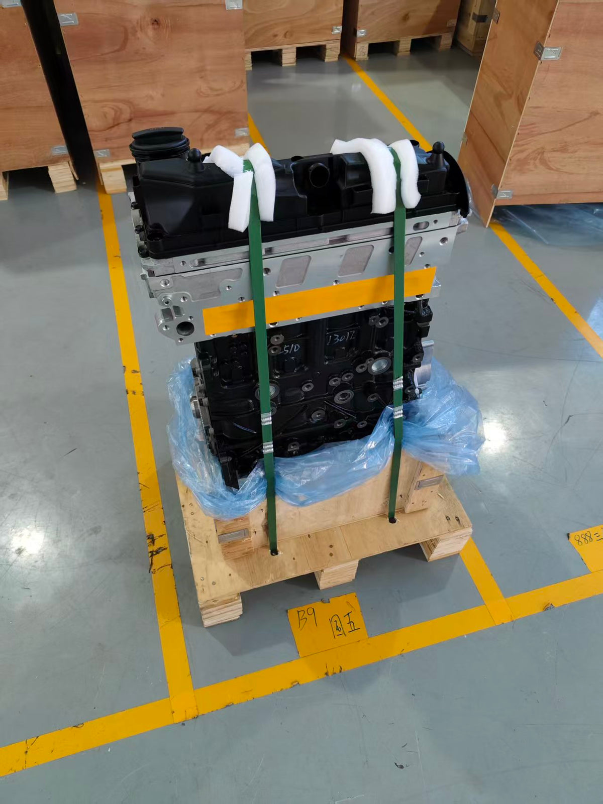 Rubede Mechanical 2.0L TDI diesel engine assembly for Audi A3, Golf, Jetta 2009-2015, showing engine block and components