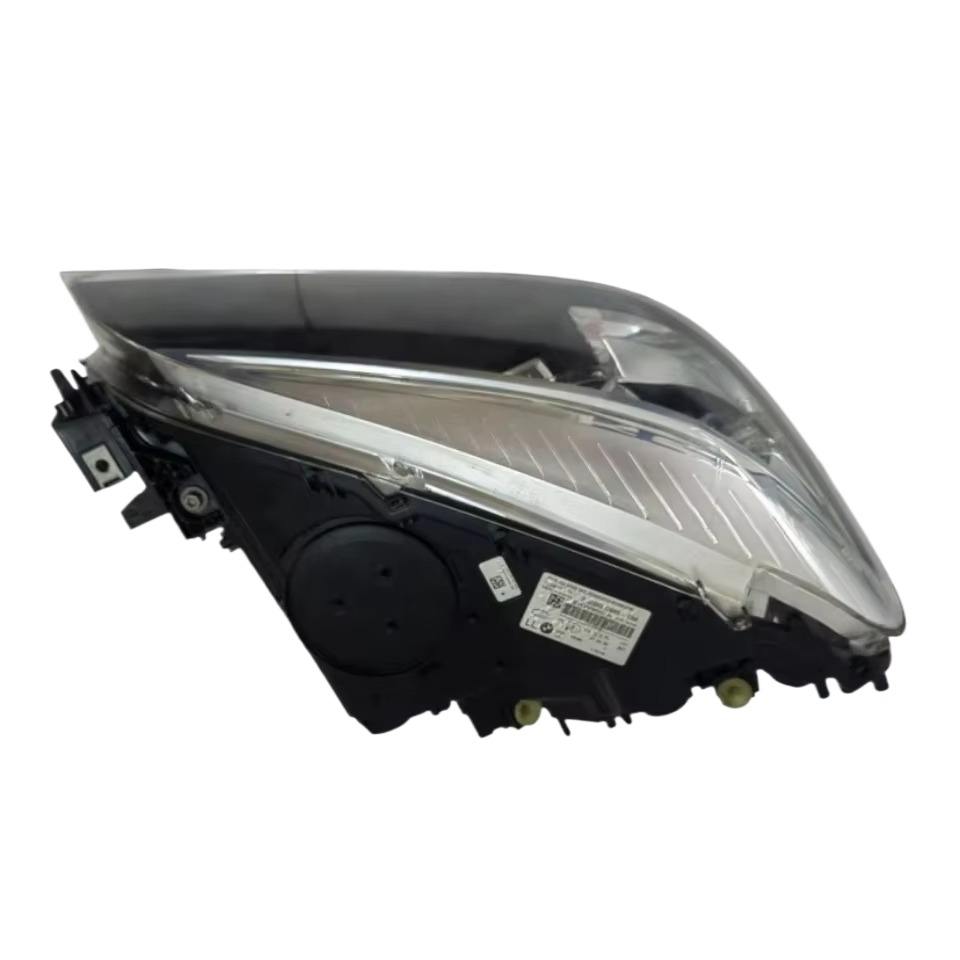 Vekto OEM Xenon HID headlight assembly for BMW 7 Series F01/F02 LCI 2013-2015 showing the front view of the headlight unit