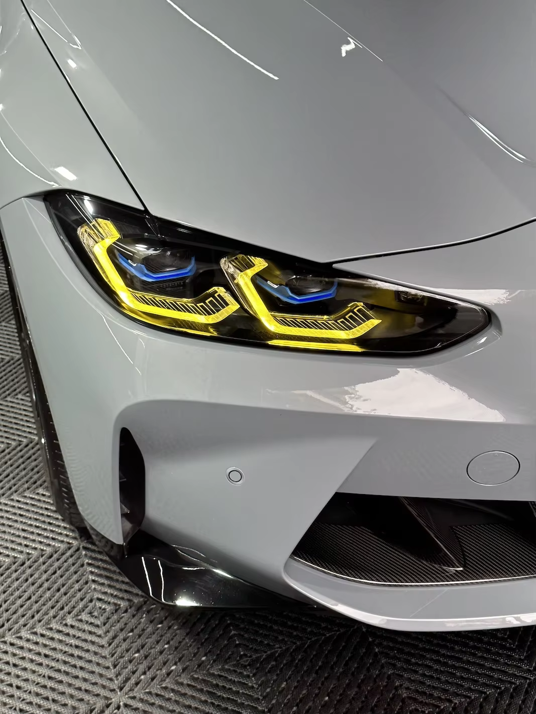 Vekto dual-color LED daytime running light modules installed on a BMW G22 G23 4 Series and G80 G82 M3 M4 headlights