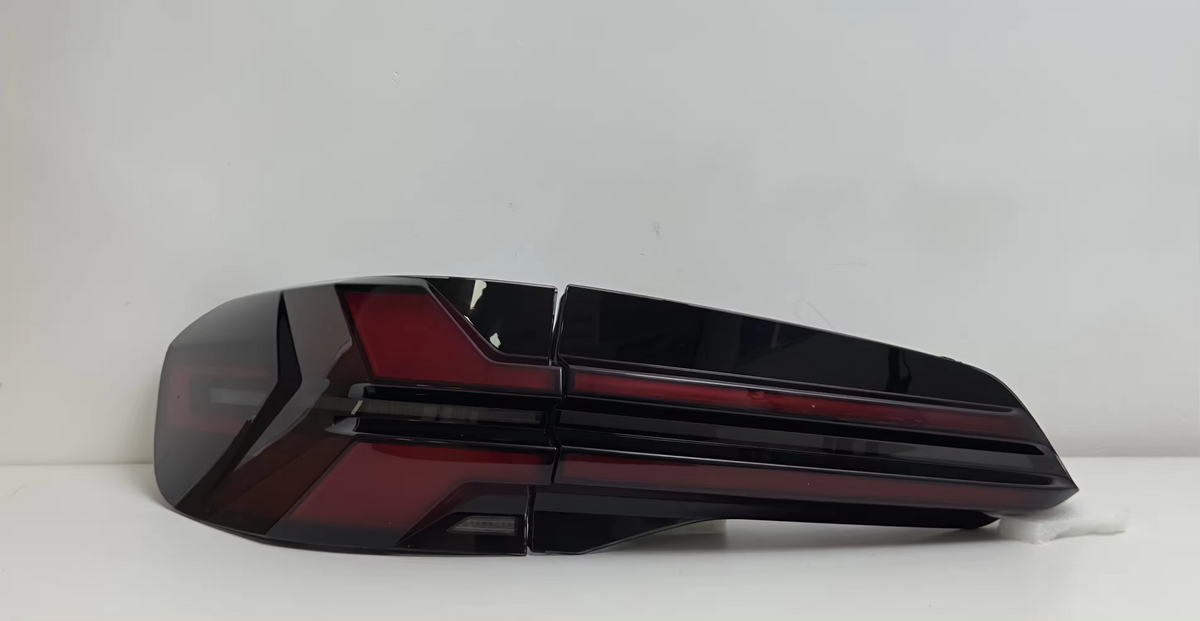 Vekto LED taillights for BMW X5 G05 2019-2023, showing sleek red and clear lens tail light assembly with integrated LED indicators.