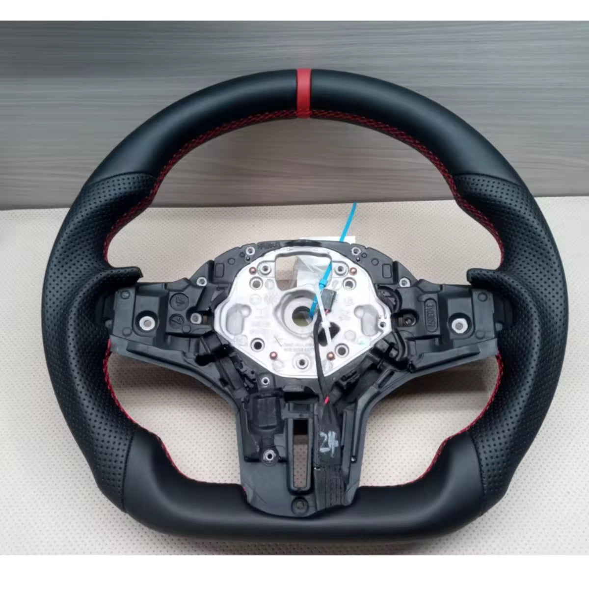 Vekto real carbon fiber heated M Sport steering wheel for BMW G series M5, M8, X3M, X5, X6, and X7 vehicles.