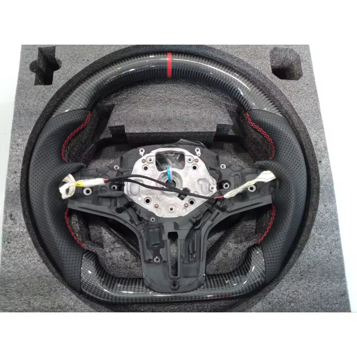 Vekto real carbon fiber heated M Sport steering wheel for BMW G Series M5, M8, X3M, X5, X6, and X7 models.