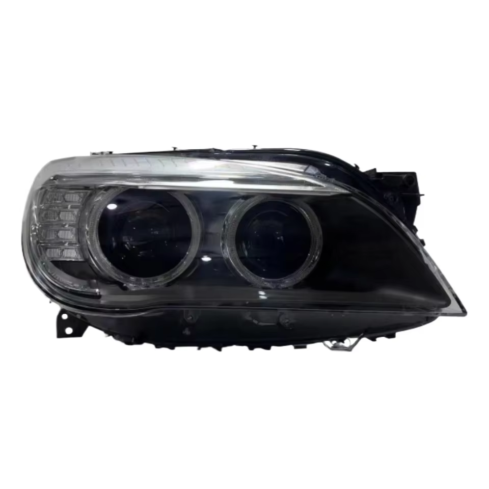Vekto OEM Xenon HID headlight assembly for BMW 7 Series F01/F02 LCI 2013-2015, showing the headlight's detailed design.