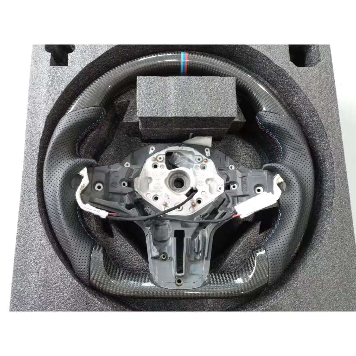 Vekto real carbon fiber heated M Sport steering wheel for BMW G series M5, M8, X3M, X5, X6, and X7 models.