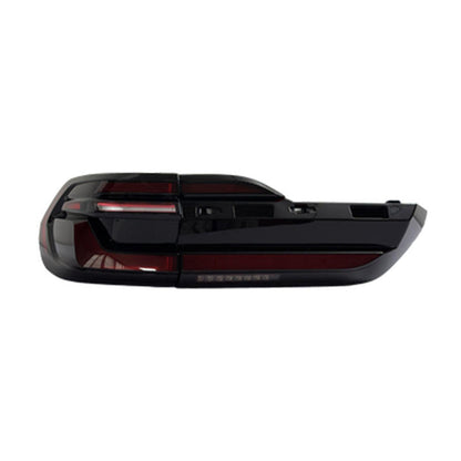 BMW X7 G07 LED tail lights assembly with dynamic turn signal by Vekto, showing sleek rear illumination and modern lighting design.