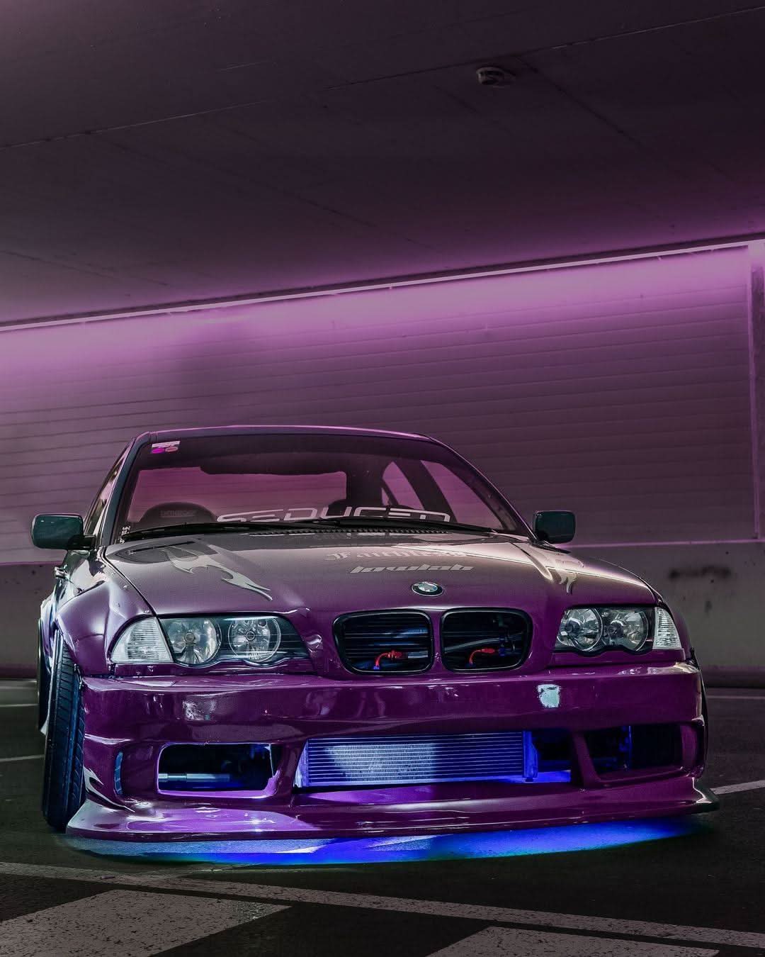 BMW 3-Series E46 sedan full over fender kit with vented front fenders, made of ABS or fiberglass, by K2 Industries.