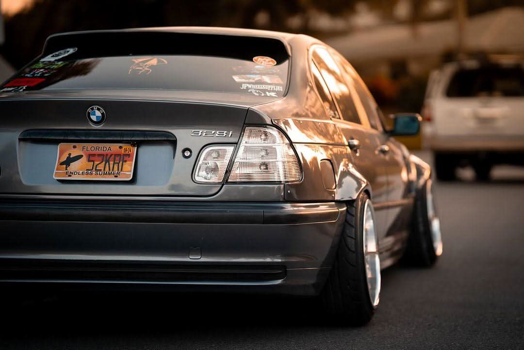 BMW 3-Series E46 sedan full over fender kit with vented front fenders, made of ABS or fiberglass, by K2 Industries.