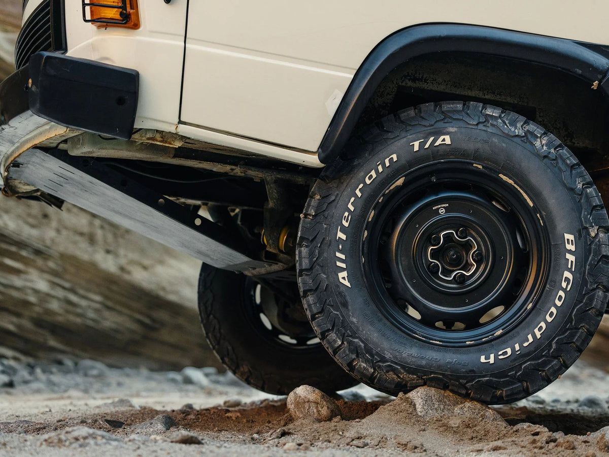 16-inch alloy wheel for Mobelwagen Interceptor bus and Vanagon by GoWesty, featuring a sleek silver finish with detailed spokes.