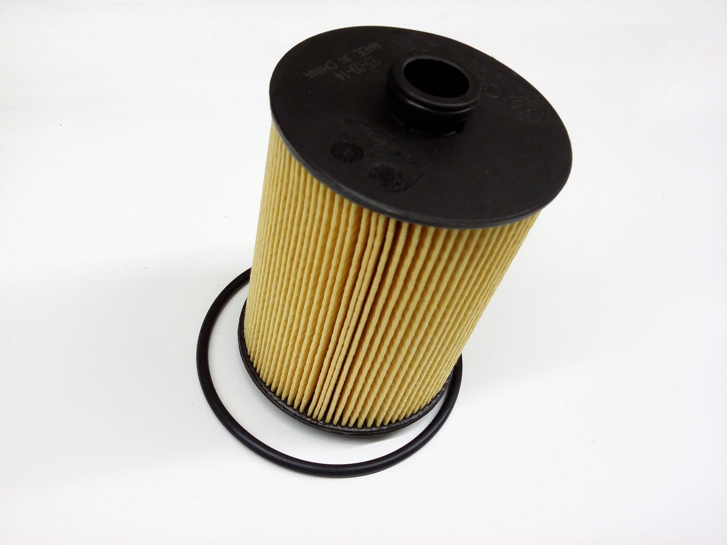 03N115562B 2.0L TDI OEM OIL FILTER VW BEETLE GOLF JETTA PASSAT 2014-2015