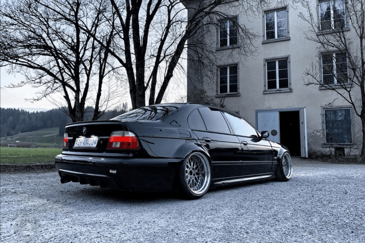 BMW 5-Series E39 sedan full over fender kit by K2 Industries, includes front and rear fenders for 1996-2003 models.