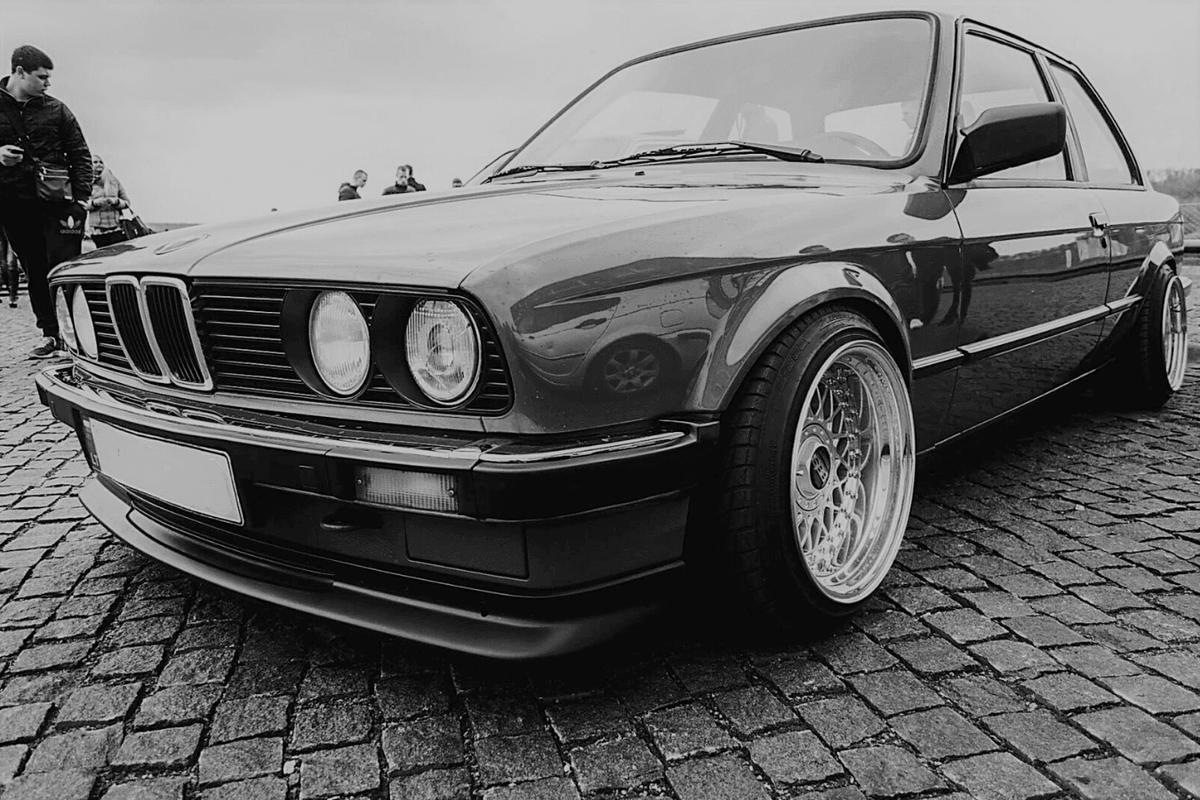 BMW E30 Series 3 Jimmy Hill Style Front Lip by K2 Industries, aftermarket aerodynamic front lip for 1984-1991 models.