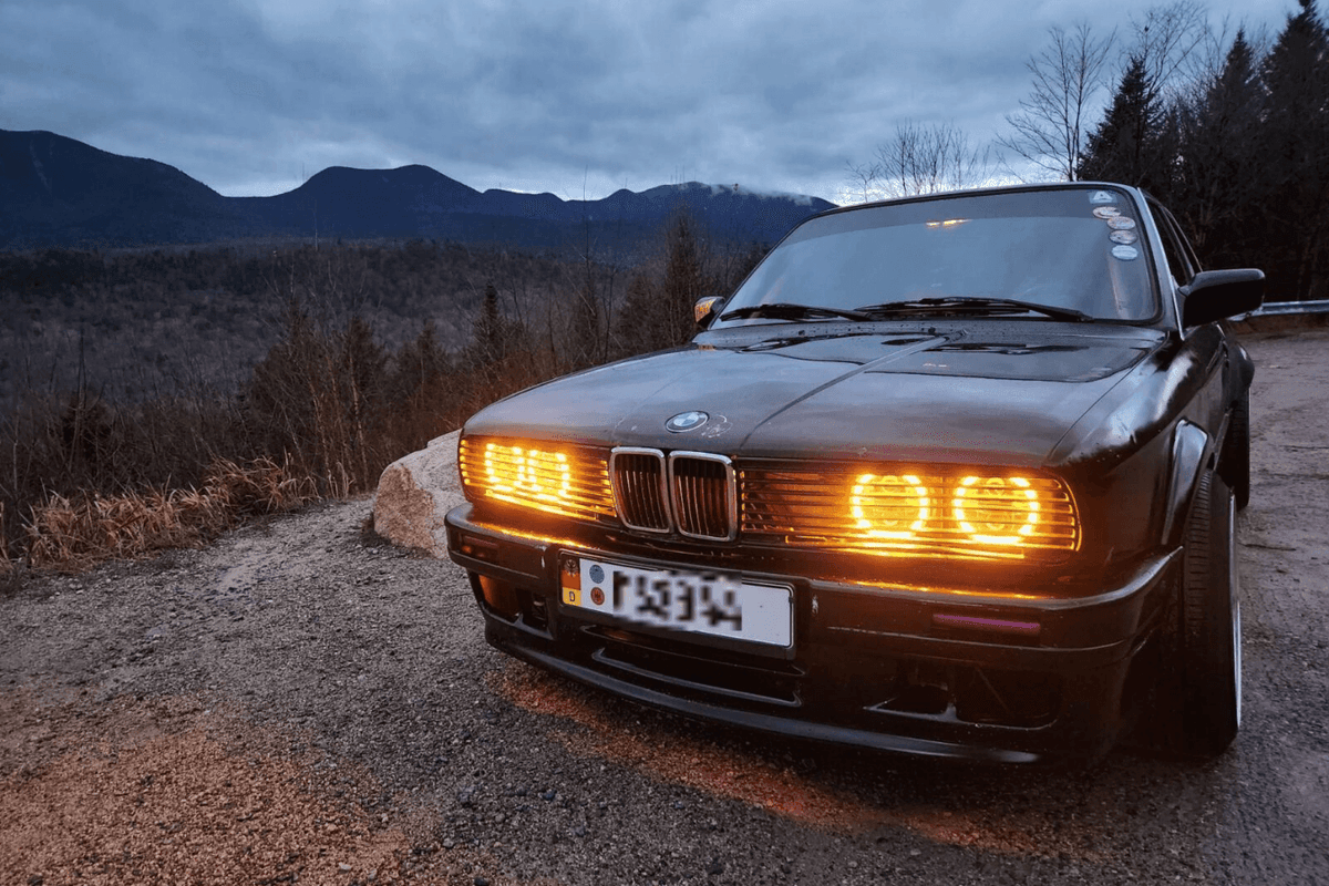 BMW E30 Series 3 front grille and headlights by K2 Industries, showing the classic design of the 1984-1991 model.