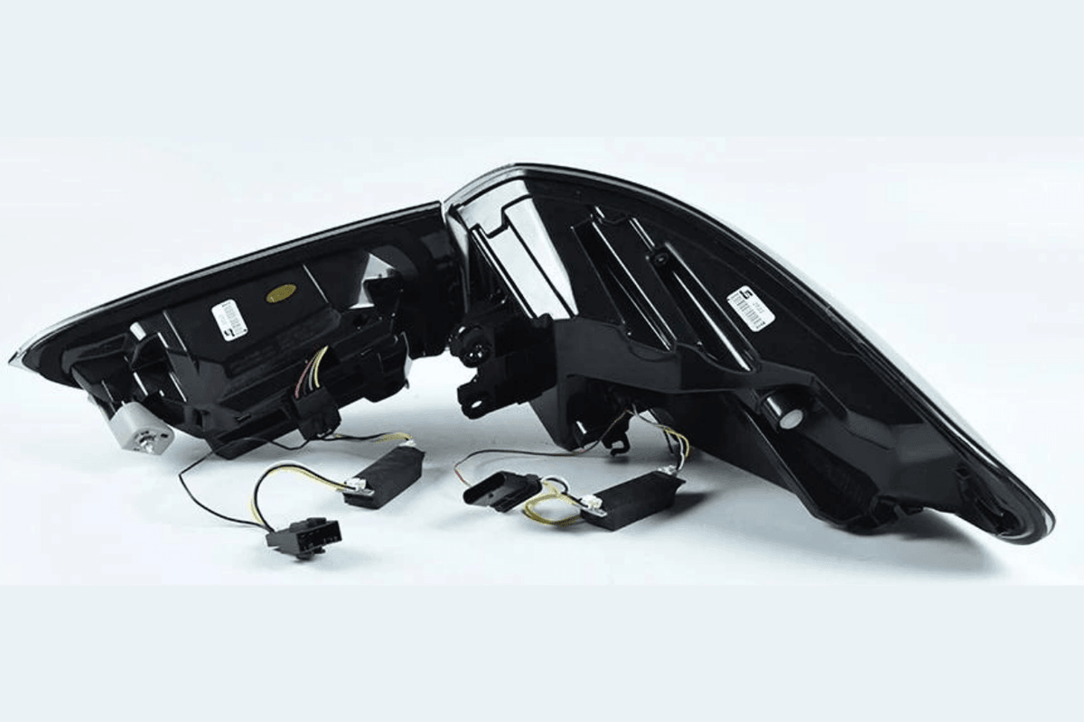 BMW F48 X1 tail light update by K2 Industries, featuring red and smoked variants for models 2016 to 2022.