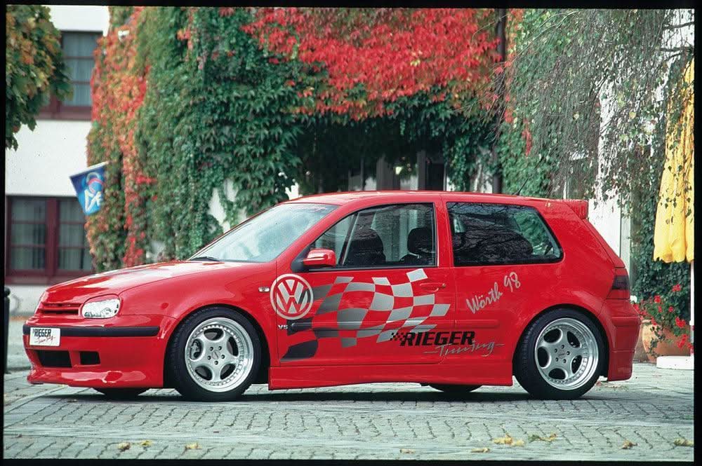 K2 Industries Rieger VW Golf 4 Side Skirts V1 installed on the car, showcasing sleek side skirt design for Golf 4 models.